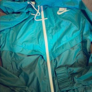 Nike wind runner color blocked jacket
